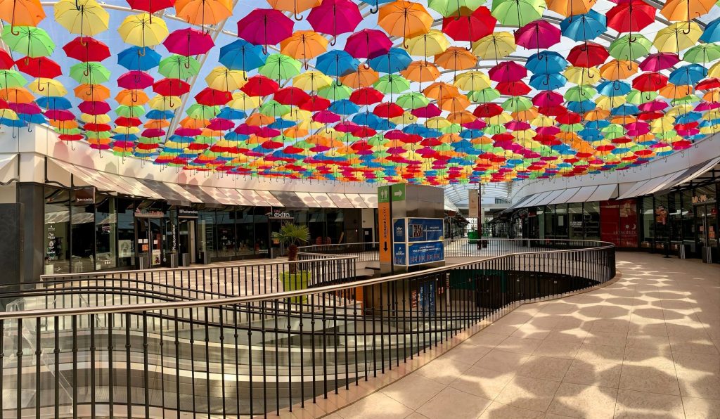 LE CELEBRE "UMBRELLA SKY PROJECT" S'INVITE A L'HEURE TRANQUILLE ! Apsys